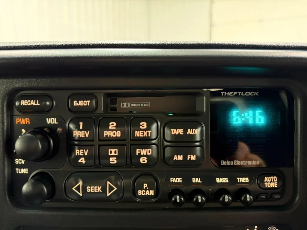 Chevrolet 3500 photo 22