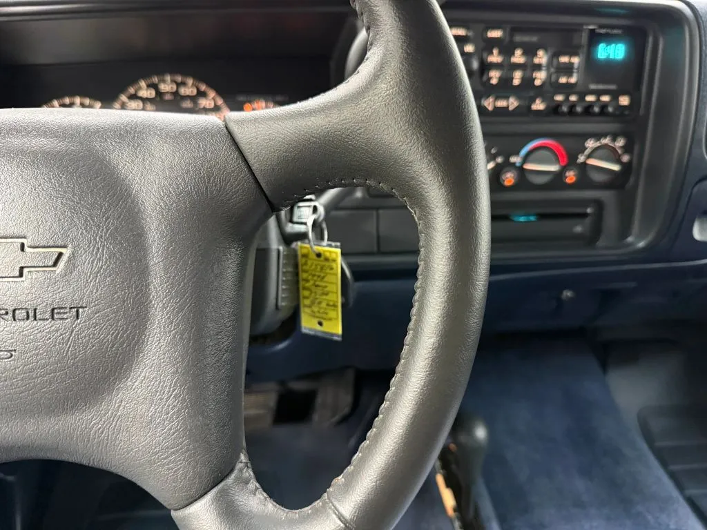 Chevrolet 3500 photo 28