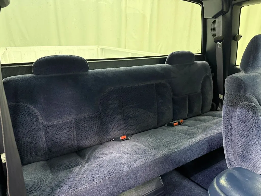 Chevrolet 3500 photo 17