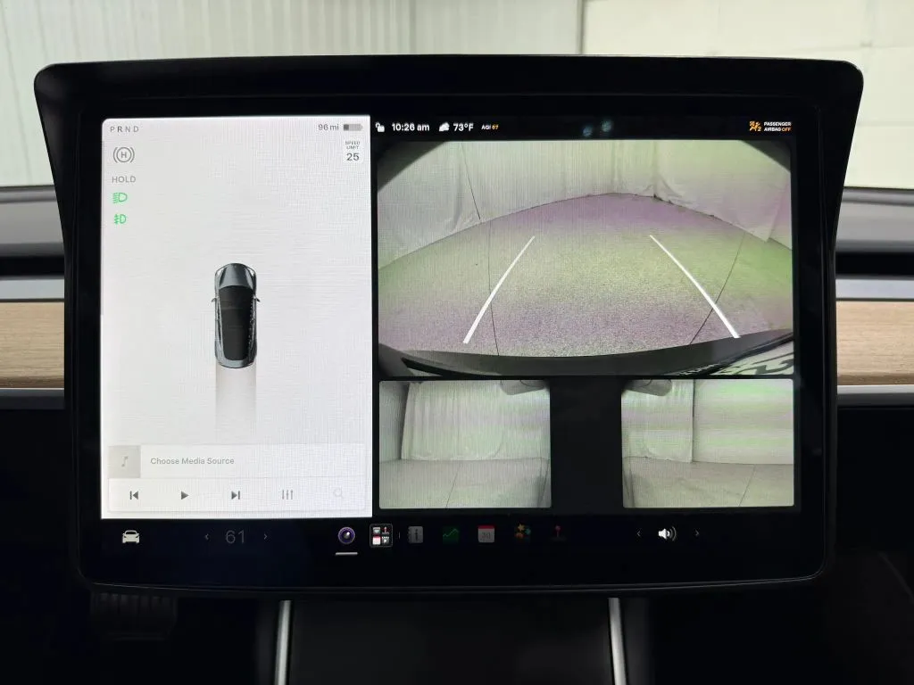 Tesla Model 3 photo 23