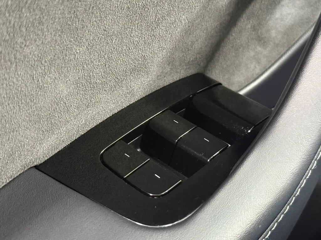 Tesla Model 3 photo 24