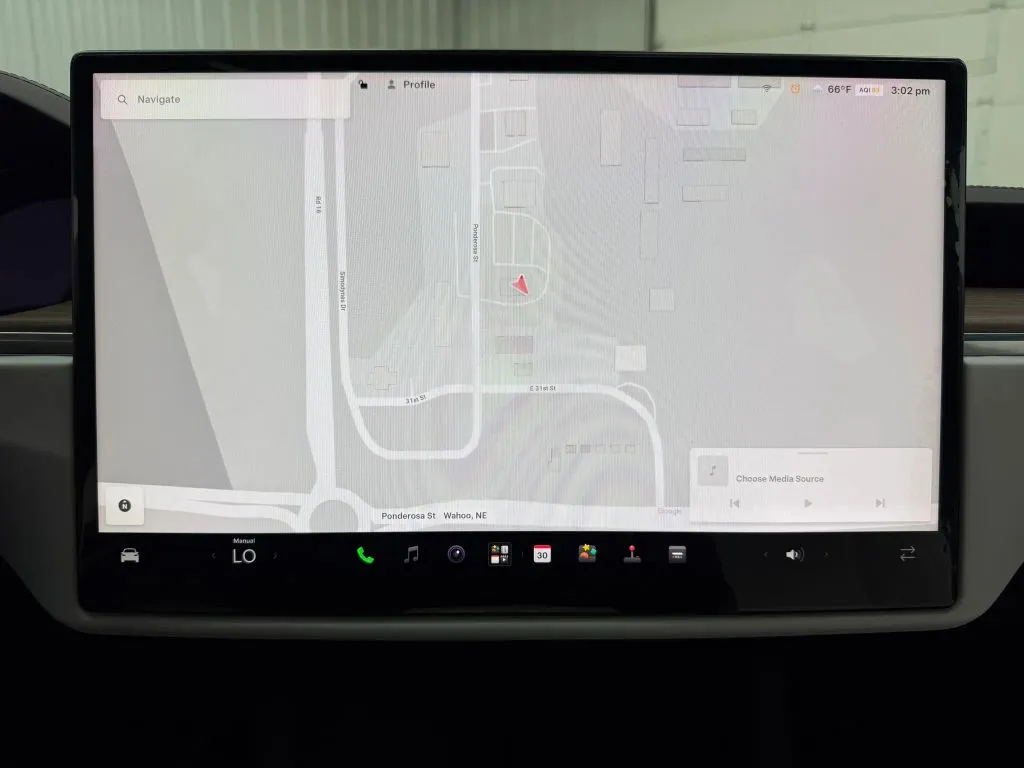 Tesla Model X photo 25