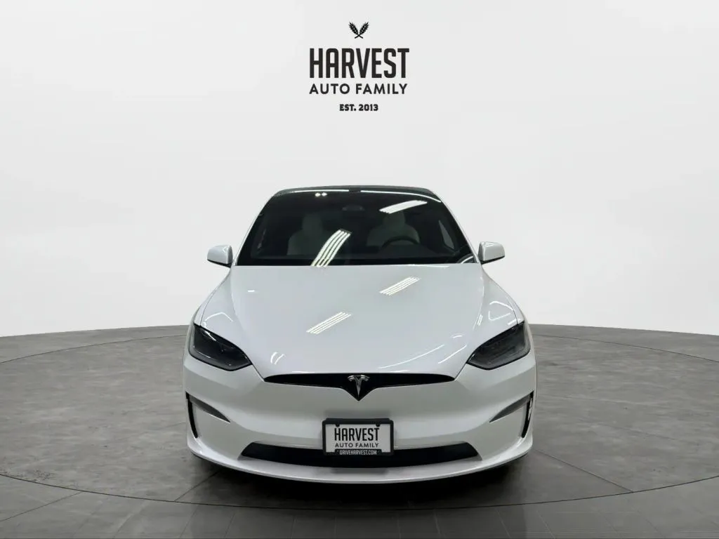 Tesla Model X photo 11