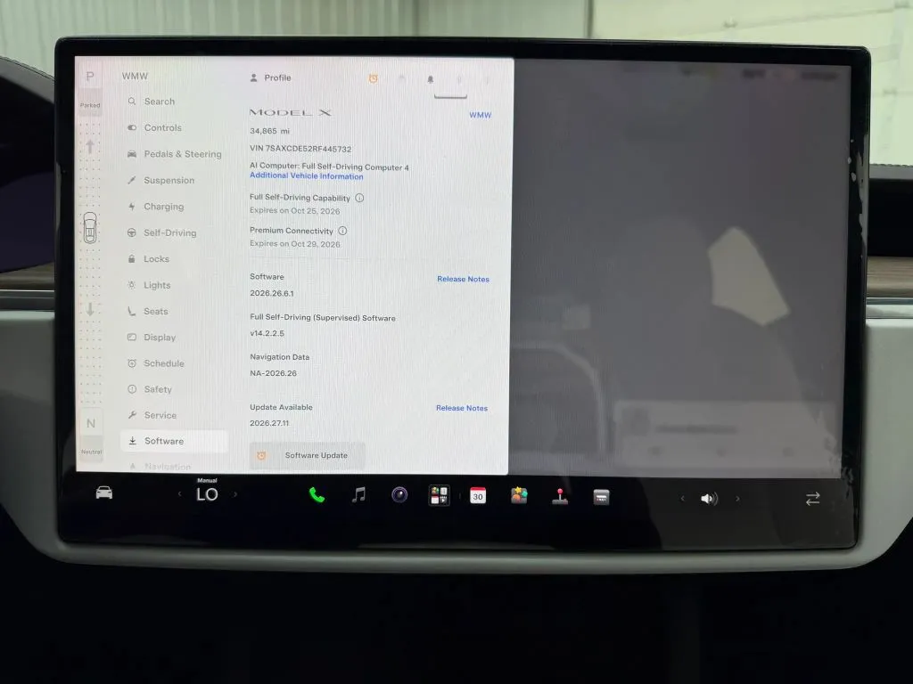 Tesla Model X photo 23