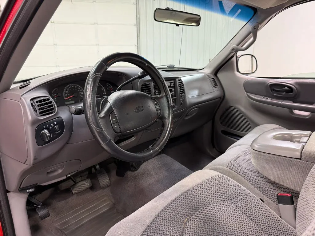 Ford F-150 photo 12