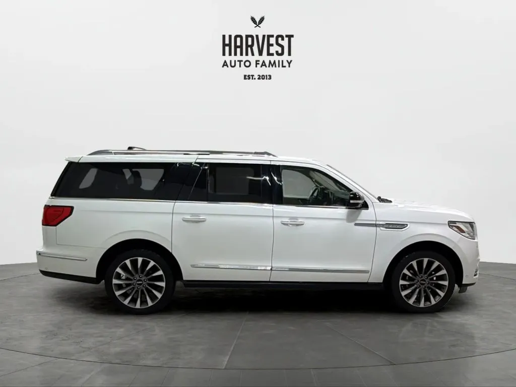 Lincoln Navigator L photo 8