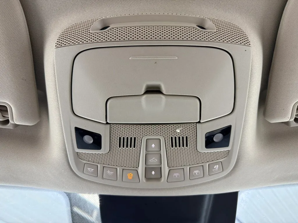Lincoln Navigator L photo 34