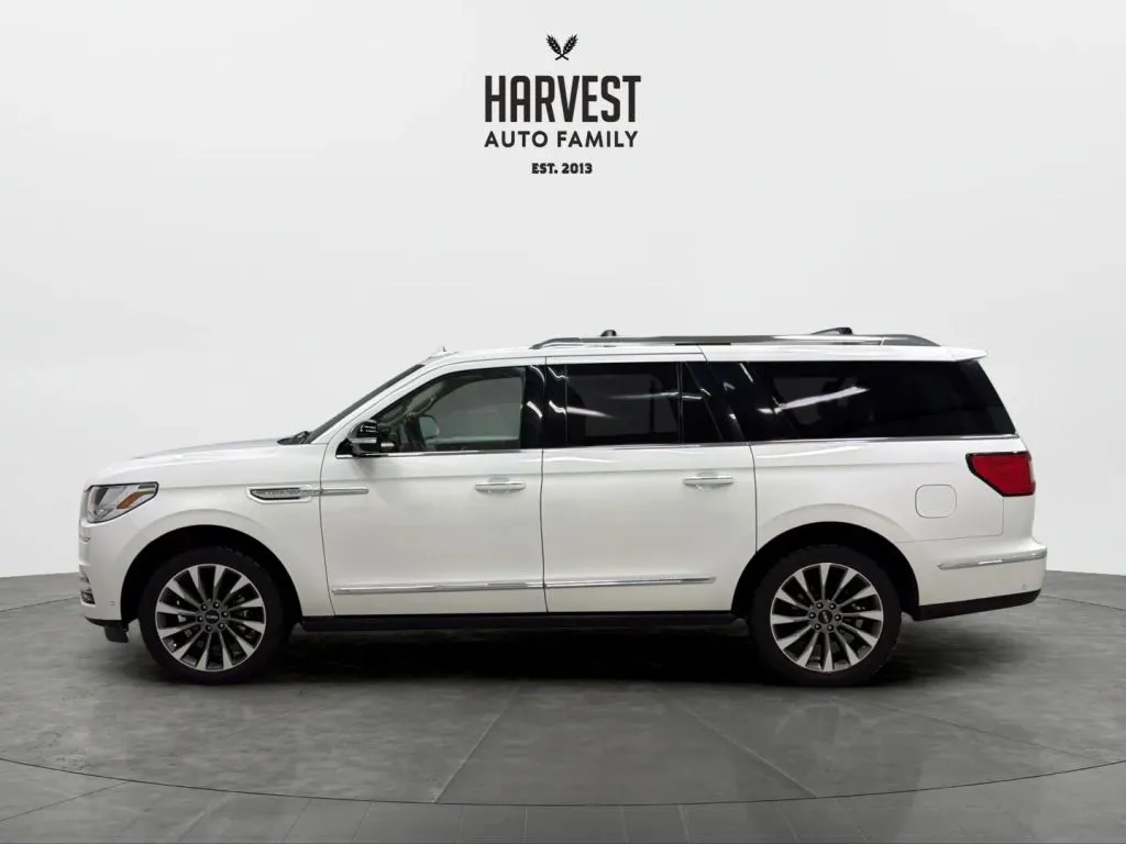 Lincoln Navigator L photo 2