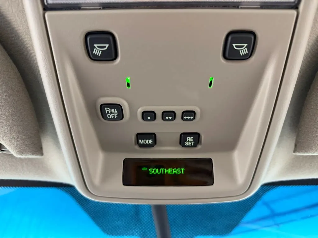Lincoln Town Car photo 24