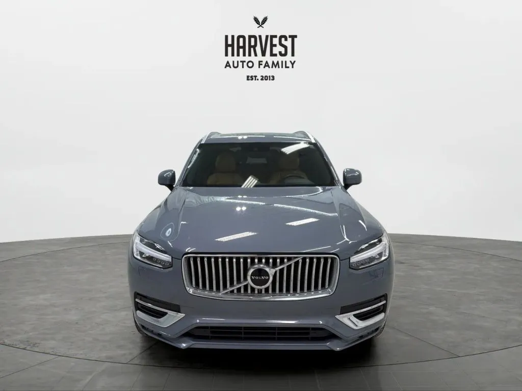 Volvo XC90 photo 11