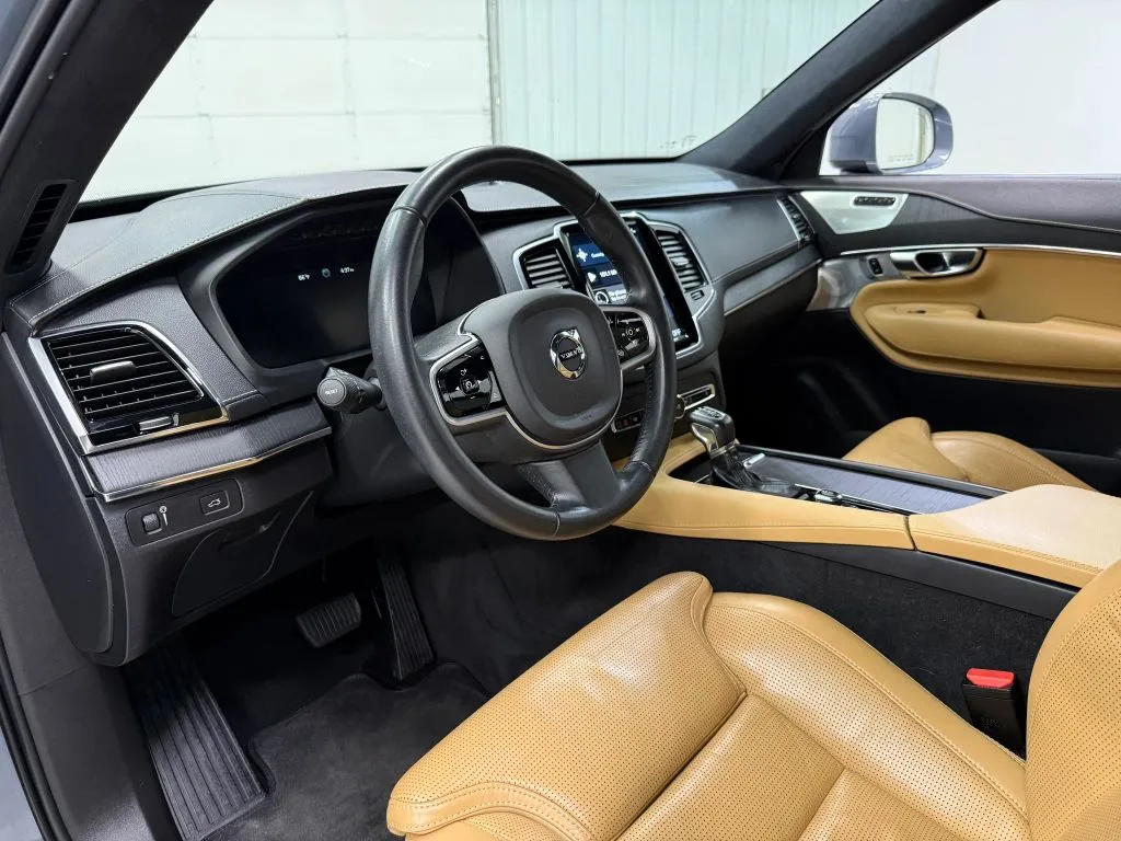 Volvo XC90 photo 12