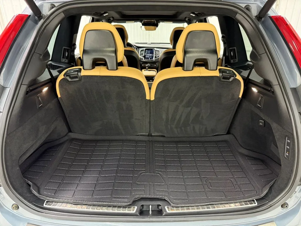 Volvo XC90 photo 18
