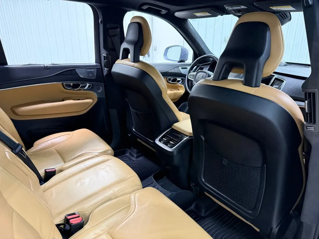 Volvo XC90 photo 20