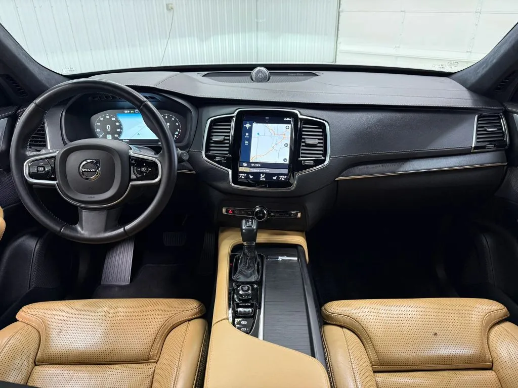 Volvo XC90 photo 13