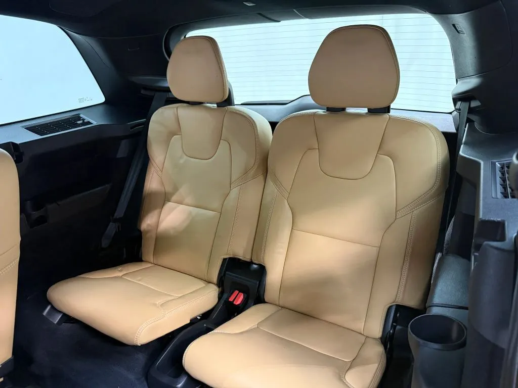 Volvo XC90 photo 17