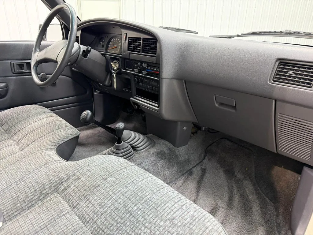 Toyota Pick-Up photo 13