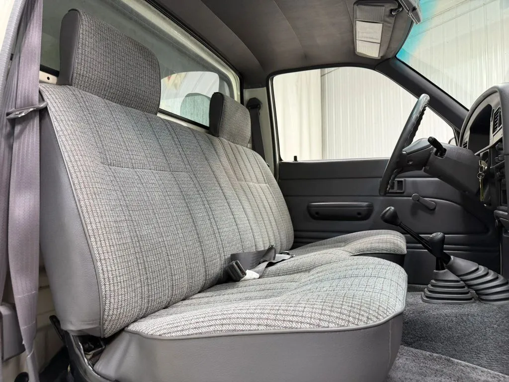 Toyota Pick-Up photo 17