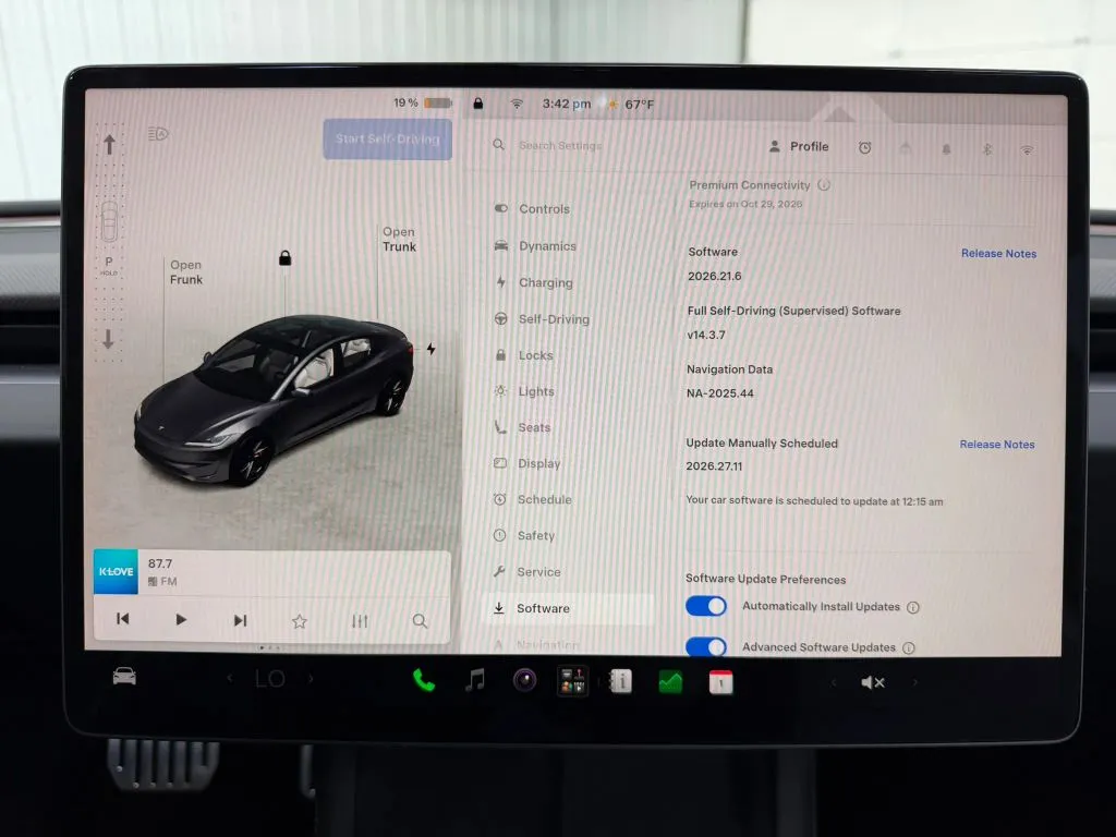Tesla Model 3 photo 25
