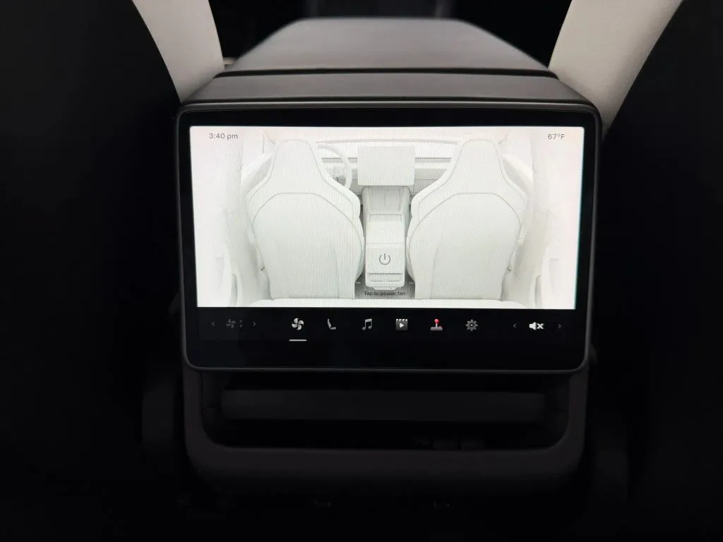 Tesla Model 3 photo 20