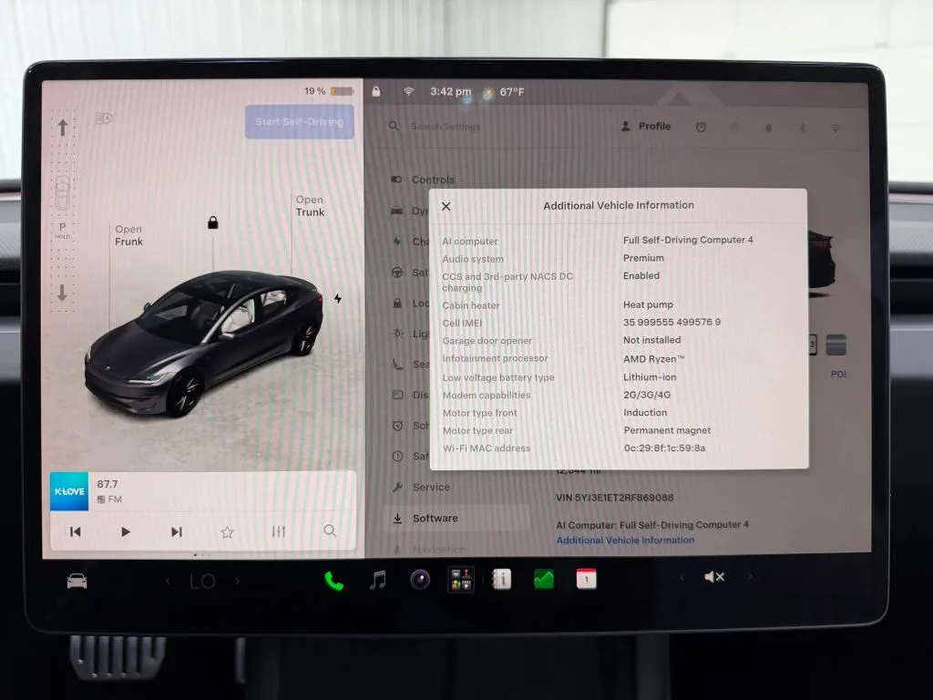 Tesla Model 3 photo 26