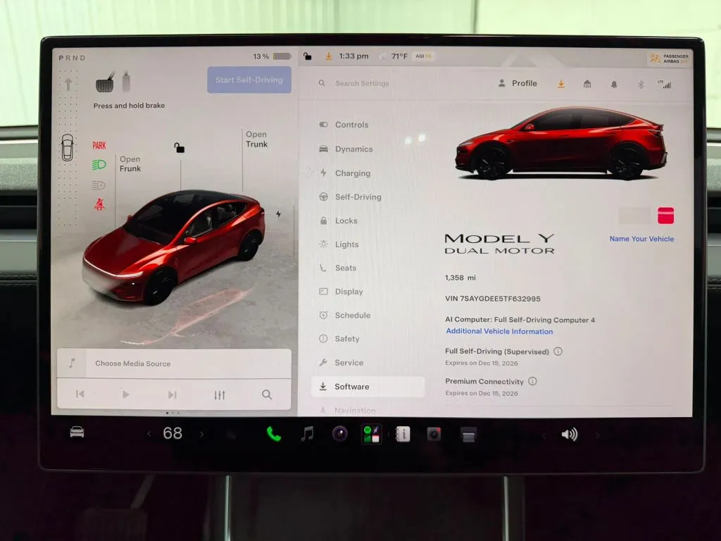 Tesla Model Y photo 23