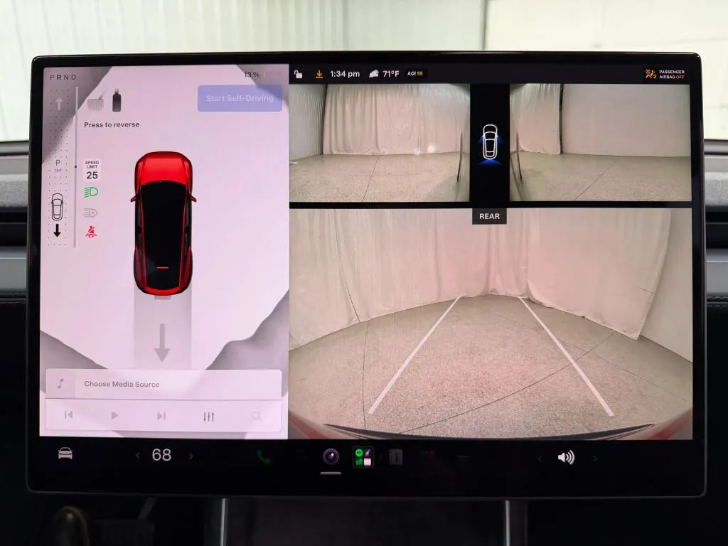 Tesla Model Y photo 25