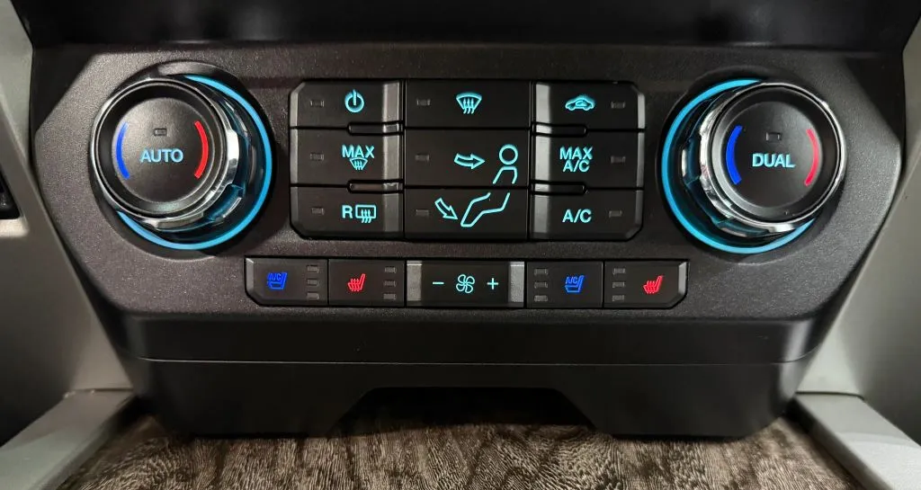 Ford F-350 photo 28