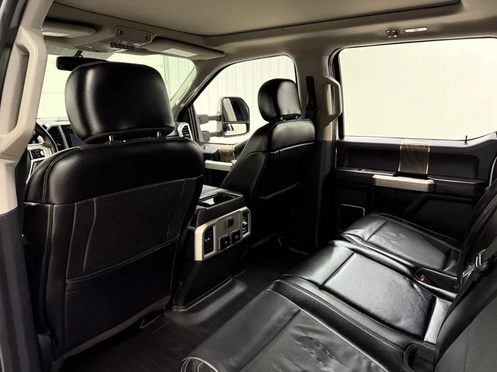 Ford F-350 photo 16