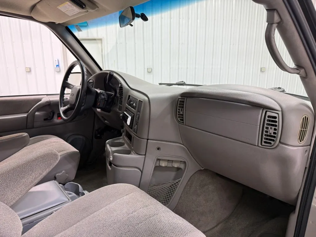 Chevrolet Astro Passenger photo 14