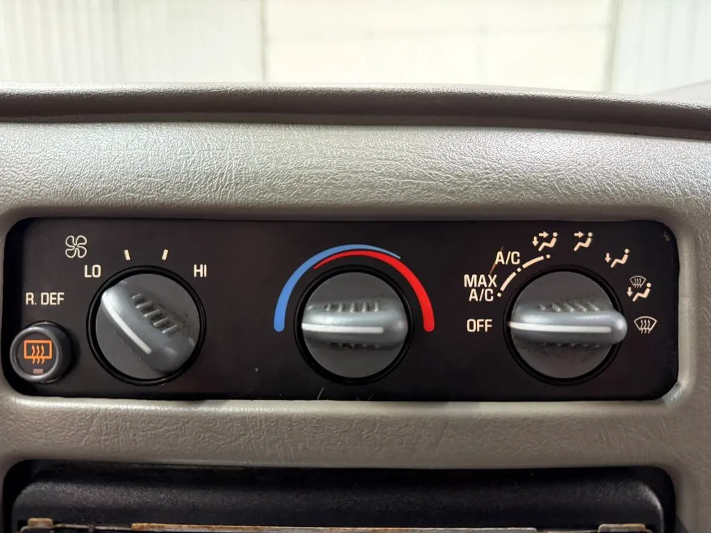 Chevrolet Astro Passenger photo 24