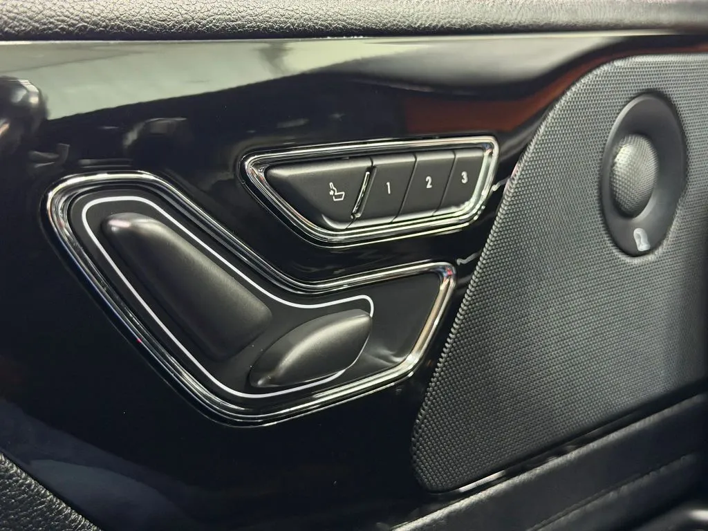 Lincoln Aviator photo 32