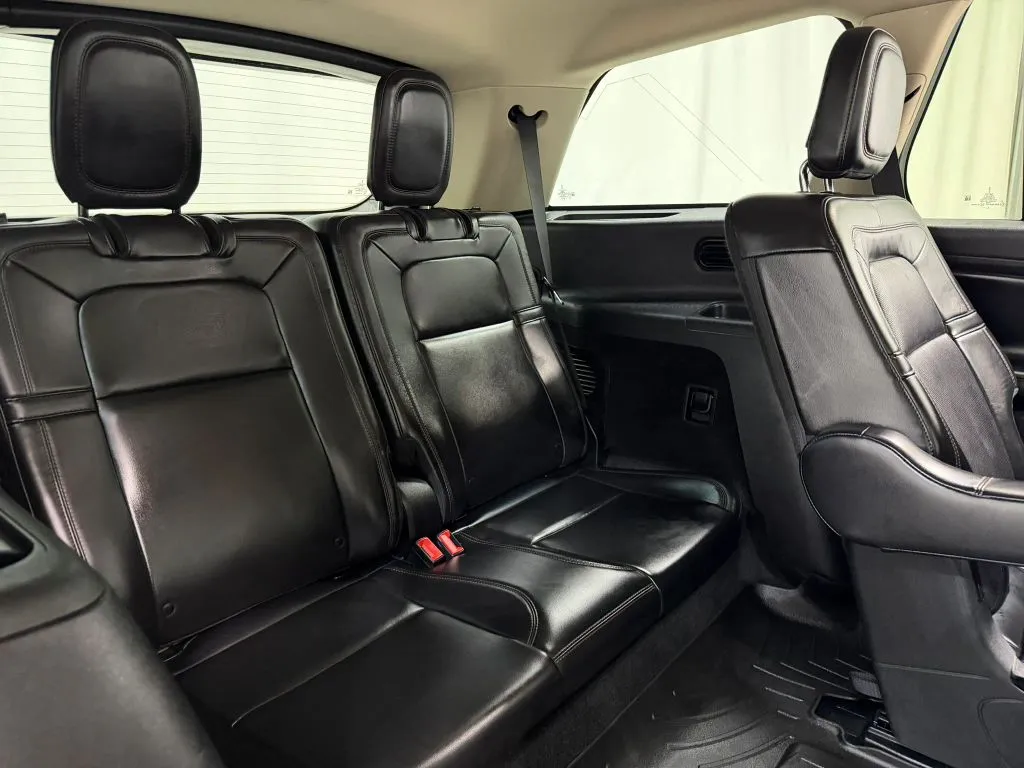Lincoln Aviator photo 23