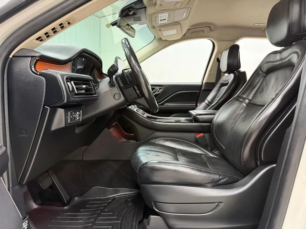 Lincoln Aviator photo 15