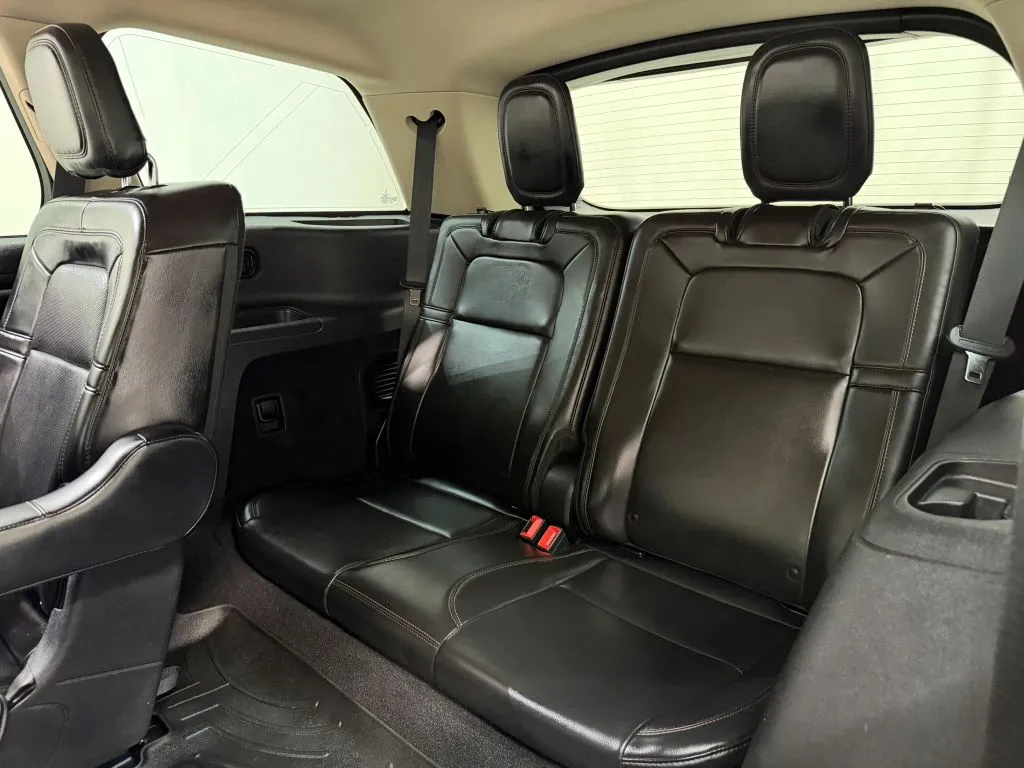 Lincoln Aviator photo 19