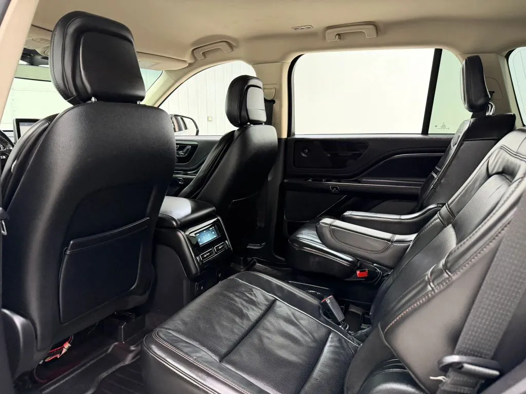 Lincoln Aviator photo 17