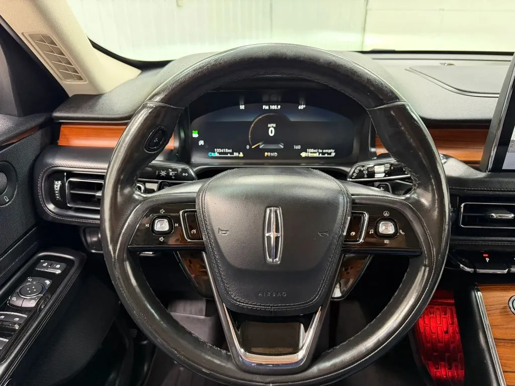 Lincoln Aviator photo 25