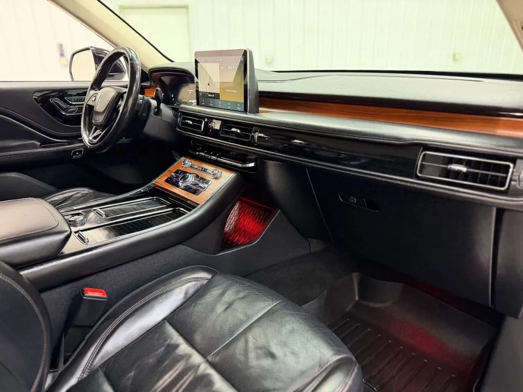 Lincoln Aviator photo 14