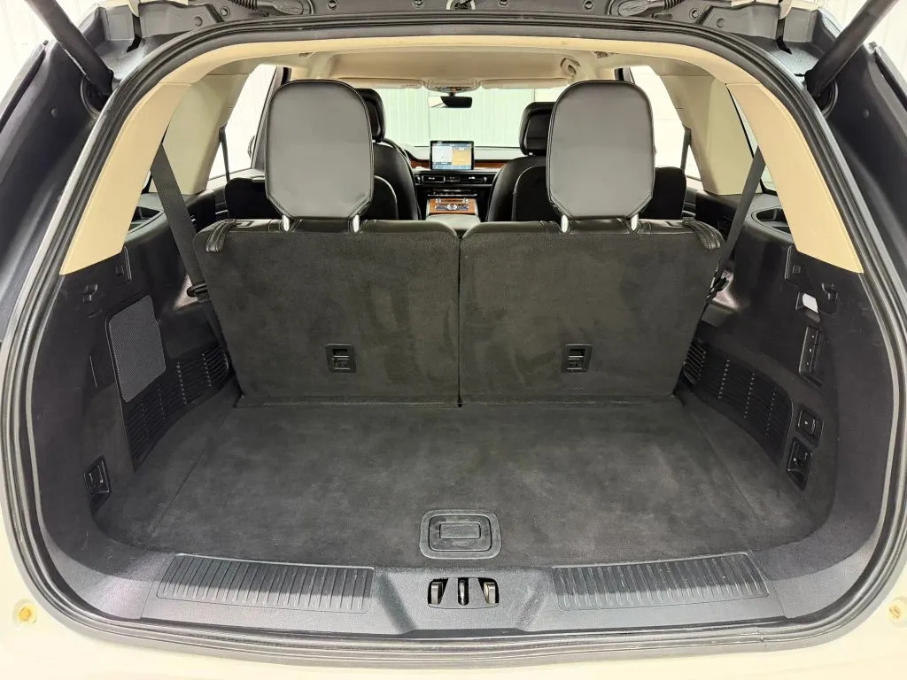 Lincoln Aviator photo 20