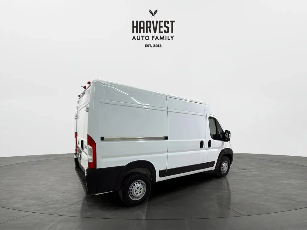 Ram Cargo Van photo 7