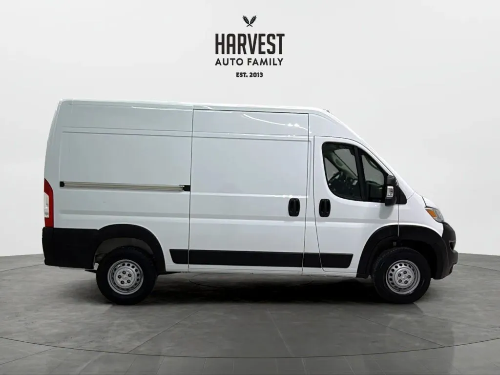 Ram Cargo Van photo 8