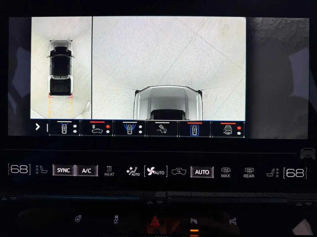 GMC Hummer EV Pickup photo 31