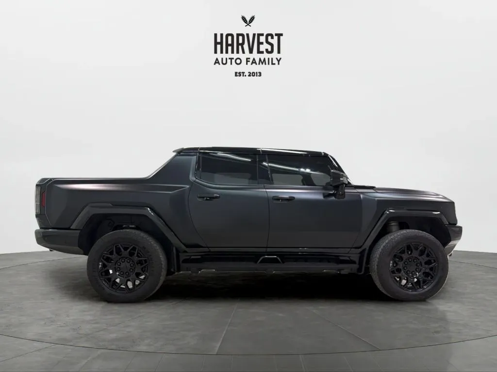 GMC Hummer EV Pickup photo 8