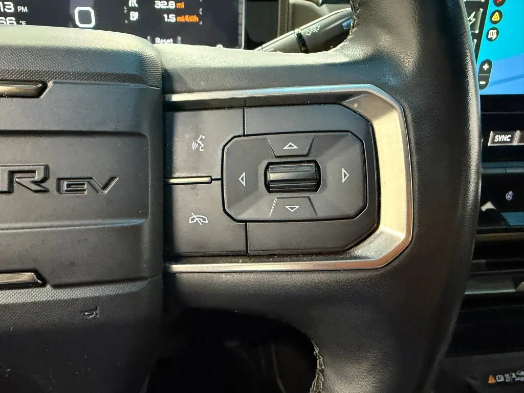 GMC Hummer EV Pickup photo 41