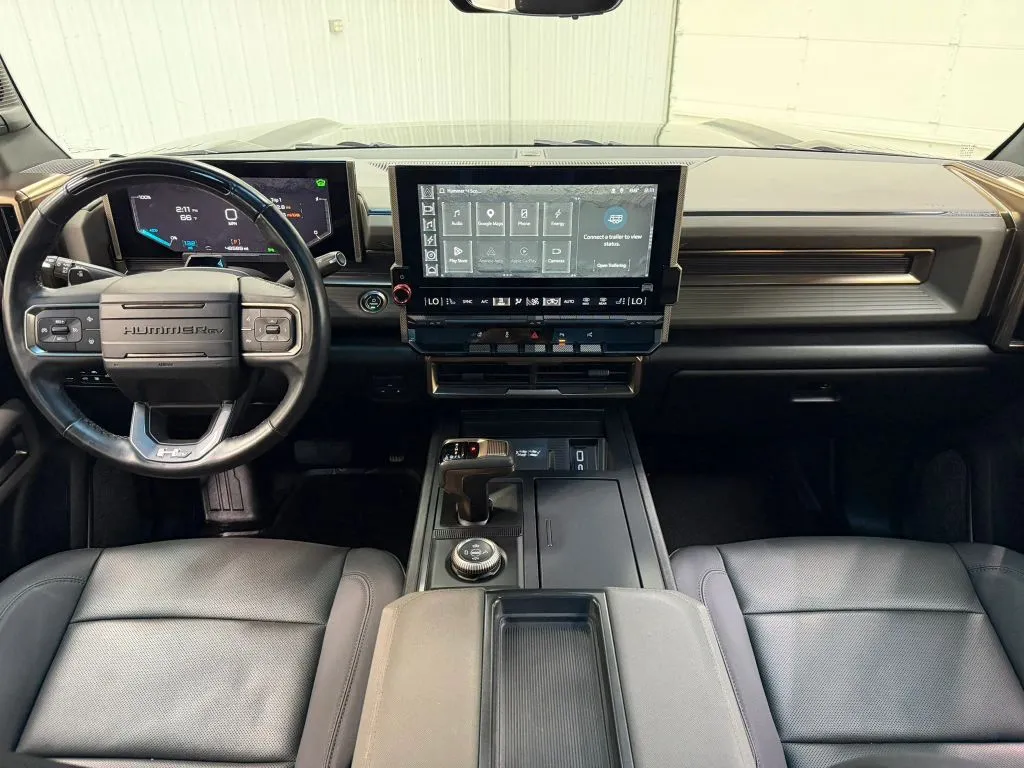 GMC Hummer EV Pickup photo 13