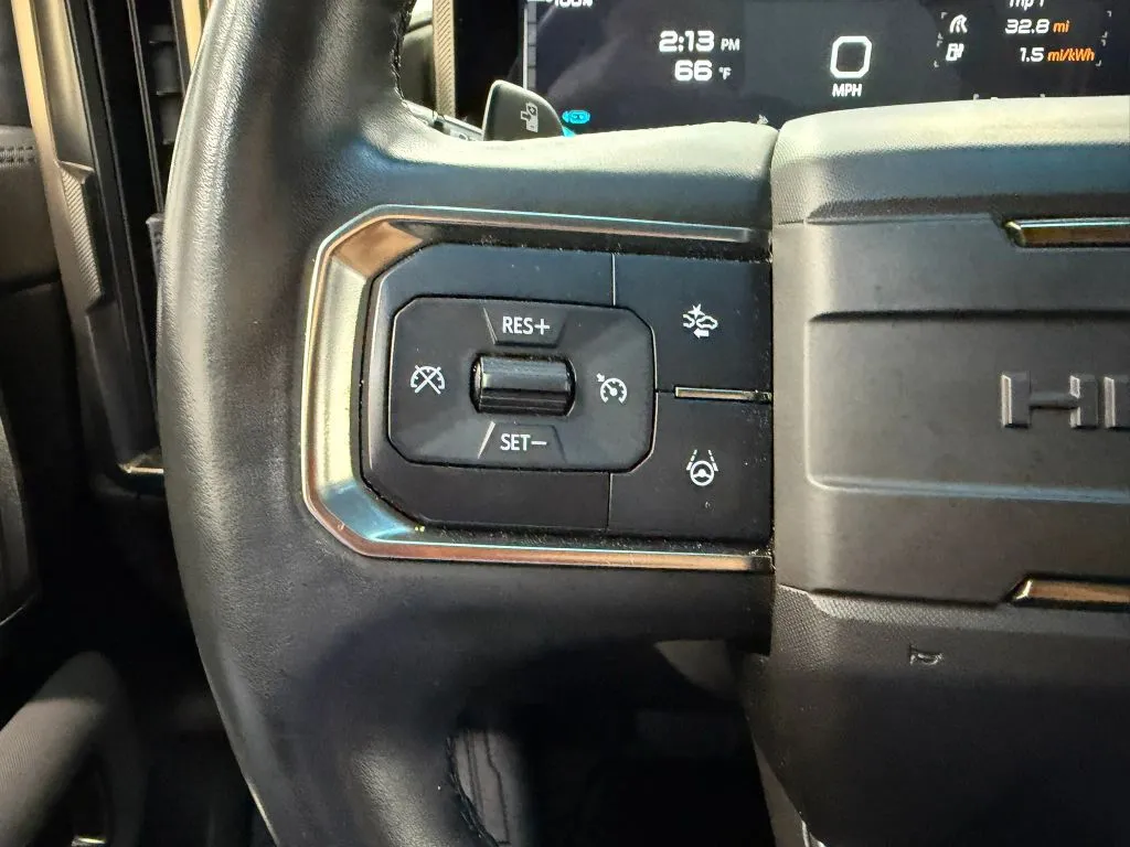 GMC Hummer EV Pickup photo 40