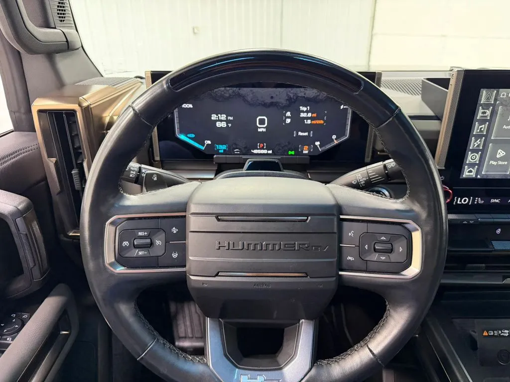 GMC Hummer EV Pickup photo 25