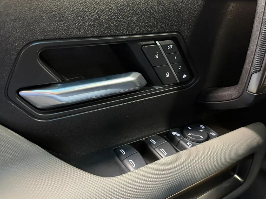 GMC Hummer EV Pickup photo 37
