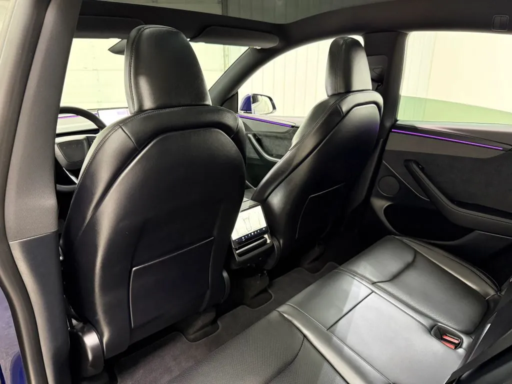 Tesla Model Y photo 16