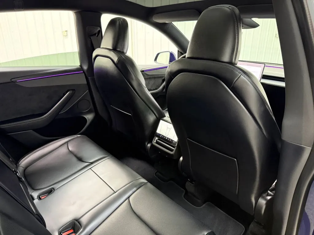 Tesla Model Y photo 18