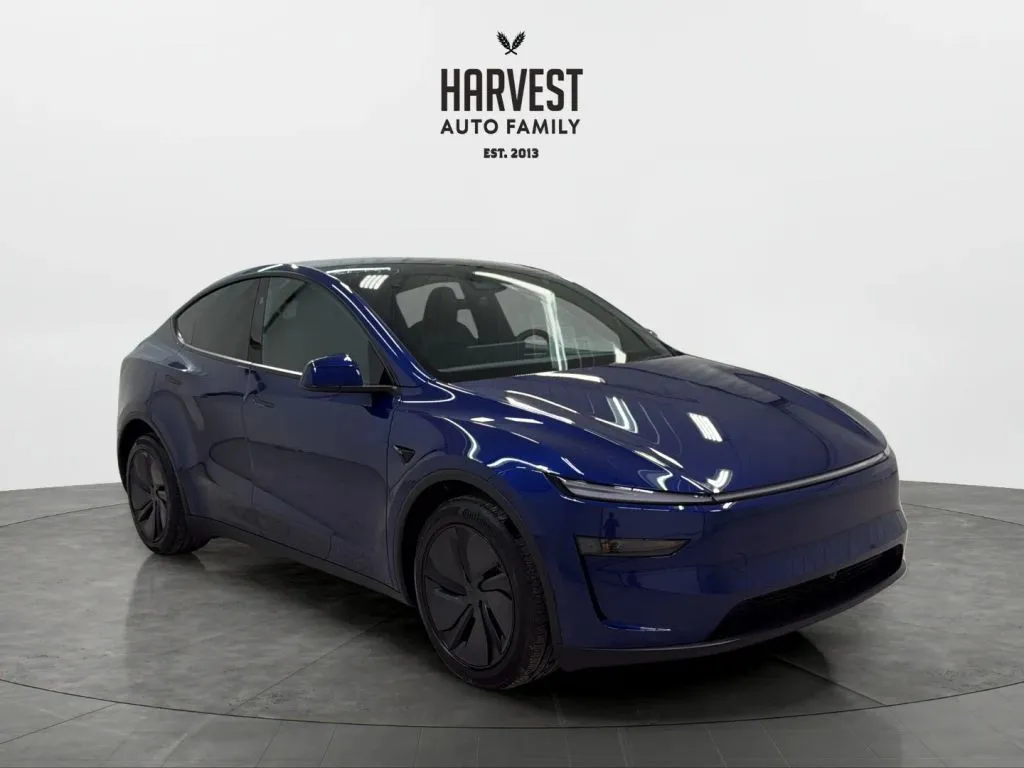 Tesla Model Y photo 10